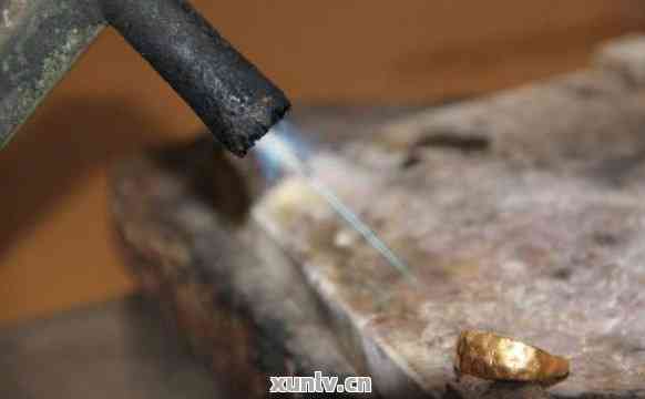 有人带铲子在景区挖“玛瑙和黄金”景区惊现有人携带铲子挖掘玛瑙与黄金——探寻背后的故事
