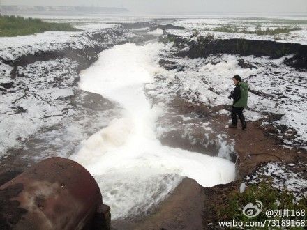 沈阳一河流现大量泡沫 官方已立案沈阳一河流惊现大量泡沫，环保部门紧急立案调查